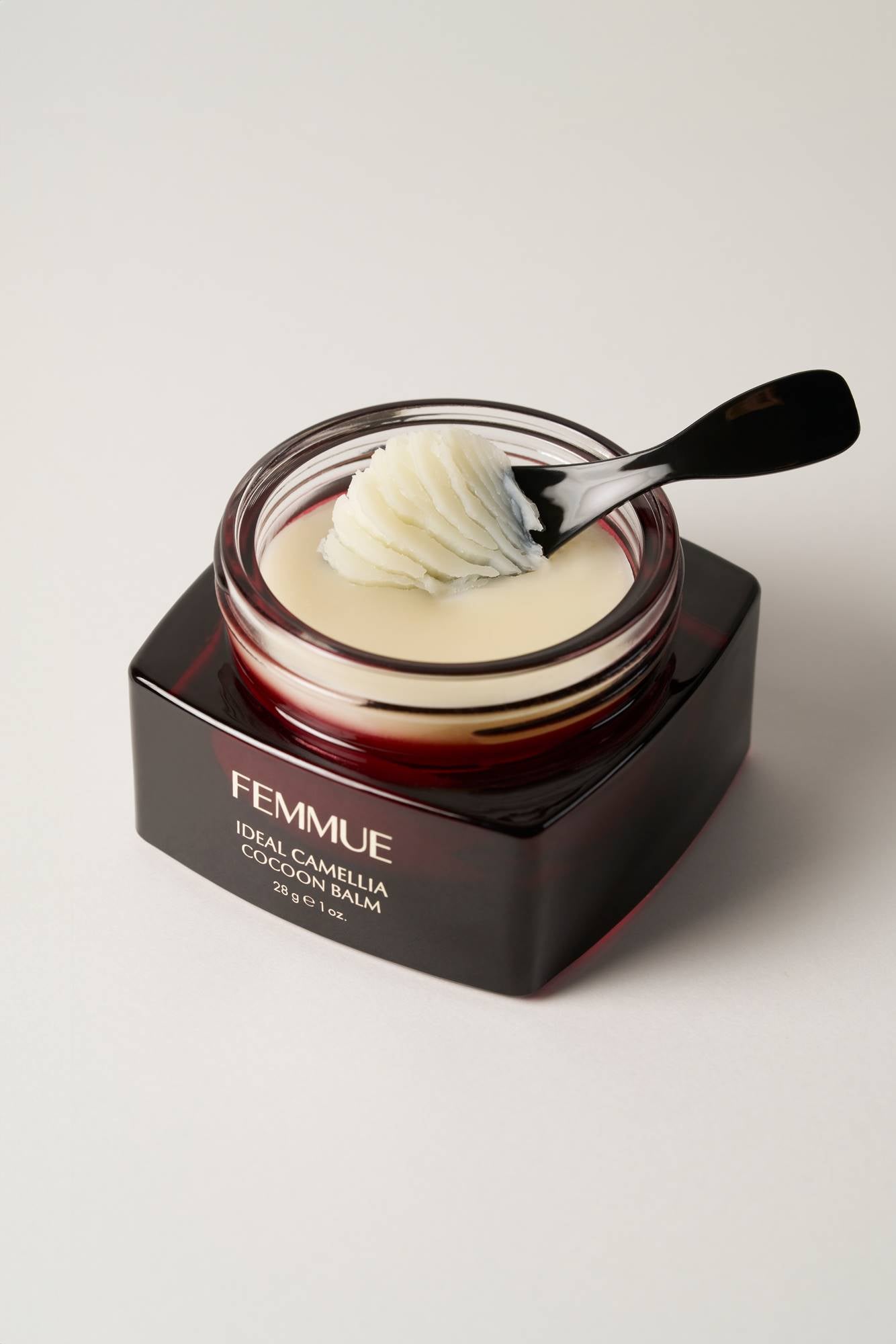 FEMMUE 新品CAMELLIA SIGNATURE CREAM 45g Envelops the skin in rich comfort and replenishing softness