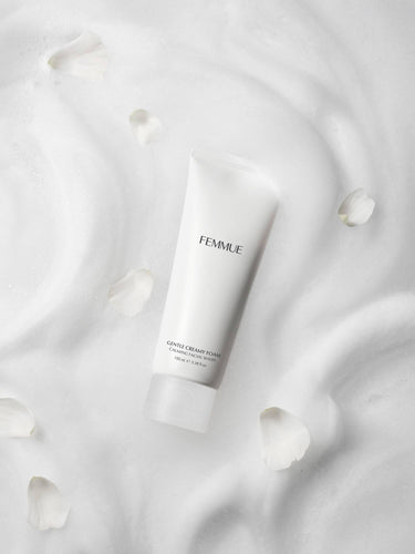 A creamy lather that purifies the skin with a calming finish. - Femmue USA